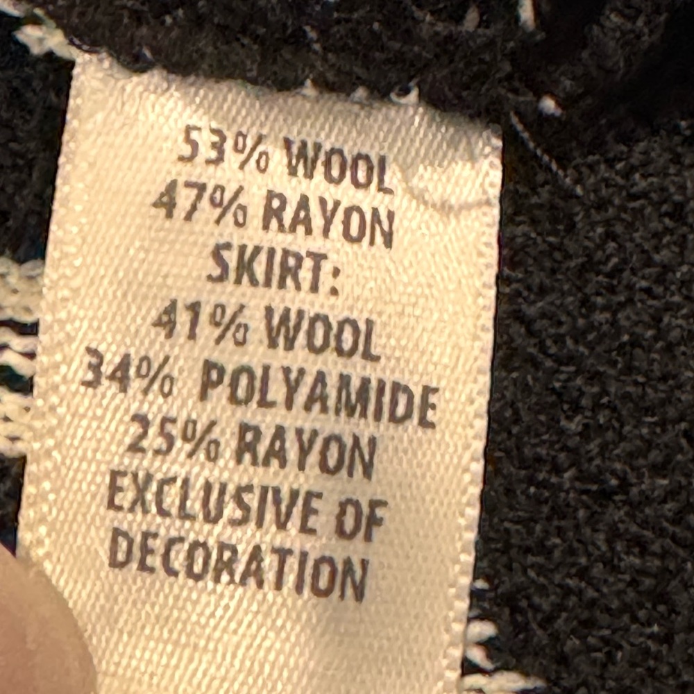 St John Black and White Sheath Dress Size 2 - Picture 13 of 13